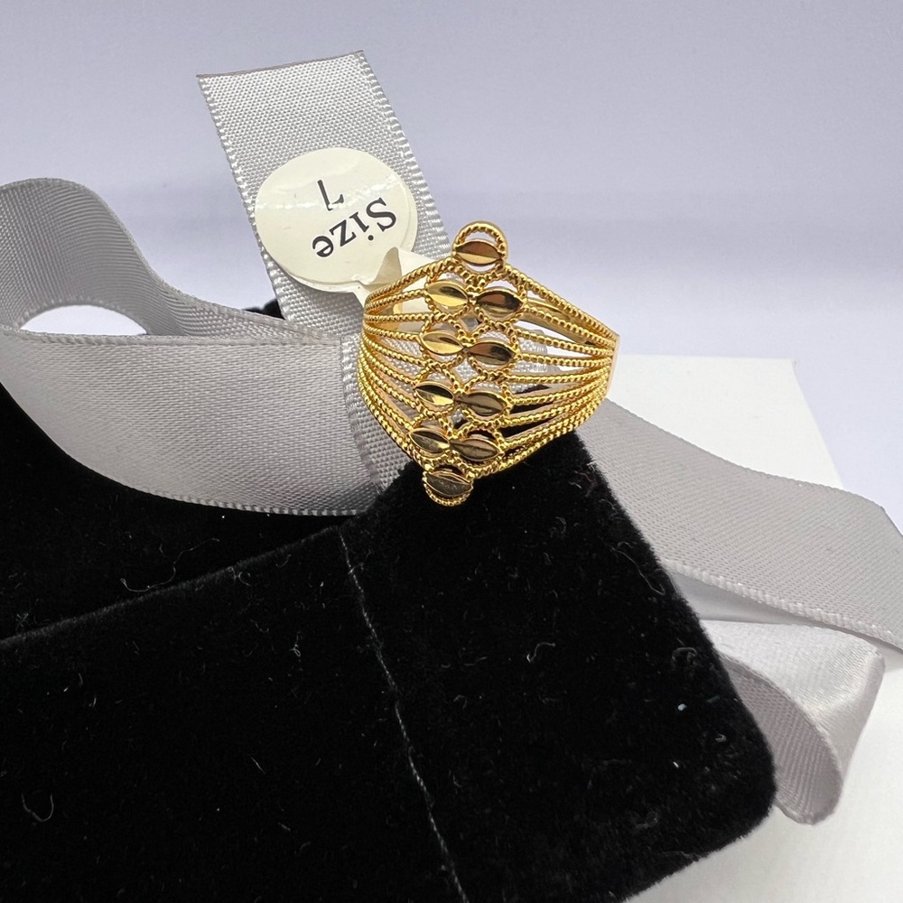 18k Dubai Gold Ring size 7 NWOT